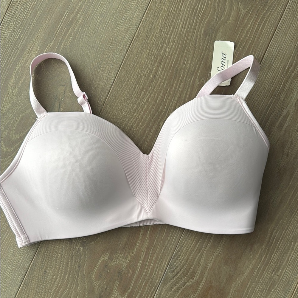 Soma Soft White T-Shirt Bra with Molded Cups and Adjustable Straps